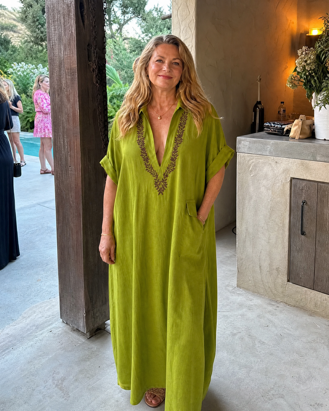 Vestido Midi Bordado Elakeja