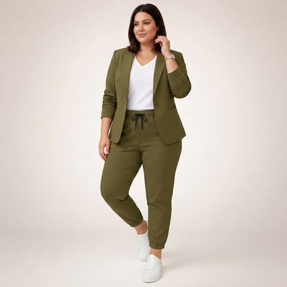 Eva | Traje Holgado con Toque Deportivo