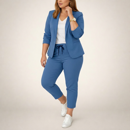 Eva | Traje Holgado con Toque Deportivo